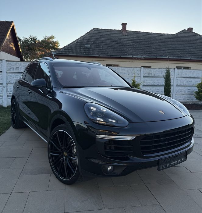 Porsche Cayenne 3.0 Diesel Facelift 2016 Chrono Panorama Full Led Bose Suspensie Incalzire Volan JetBlack R22