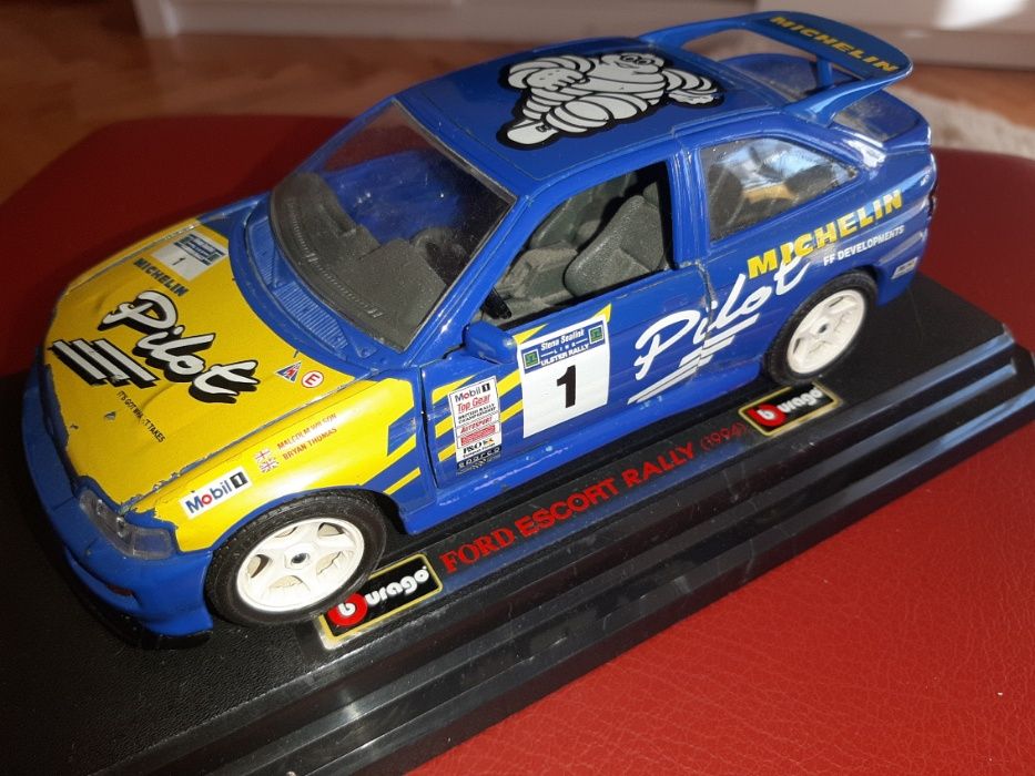 Метални колички мащаб 1/18