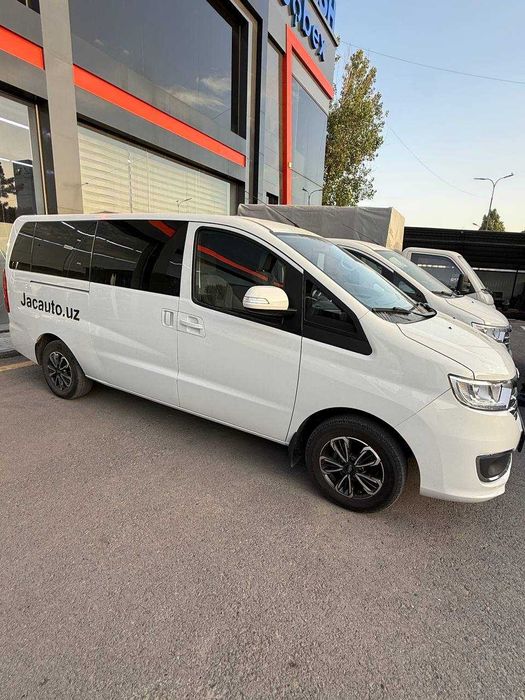 JAC M3 – 9 o‘rinli oilaviy va tijorat miniven