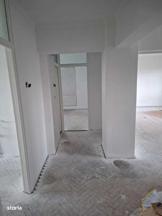 Unirii - Vanzare apartament 3 camere - Str. Decebal — fotografia 3