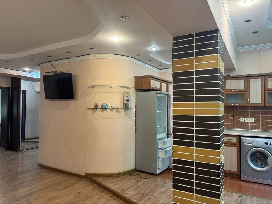 Ц5 3/2/4 ЦЕНТР АЛАЙСКИЙ Метро А.Кадыри Площадь-70m2 квартира кирпич