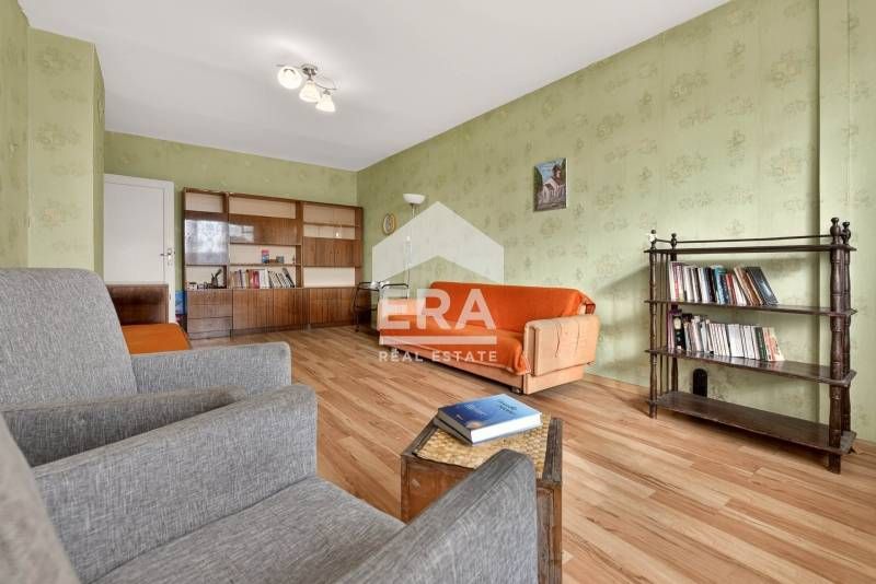 Двустаен, ексклузивен, панорамен апартамент за продажба, с отделна кух