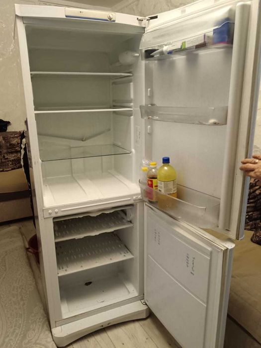 Холодильник Indesit