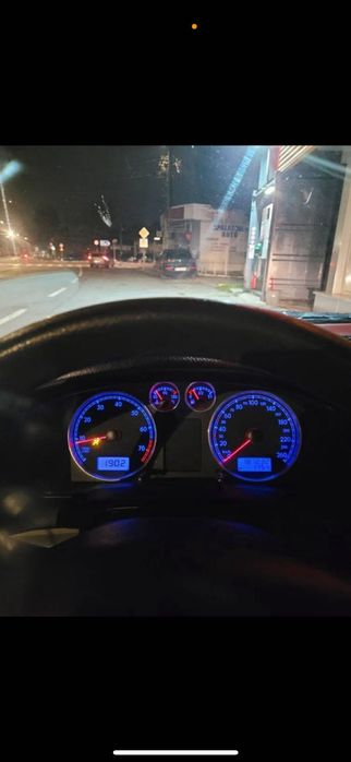 Vând pasat 2001 1.6 benzină 102 cp manual   Mai multe detali in privat