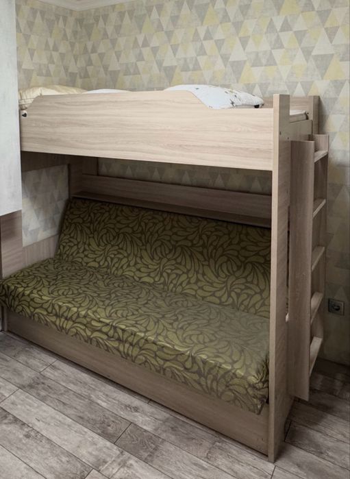 Двухъярусная кровать