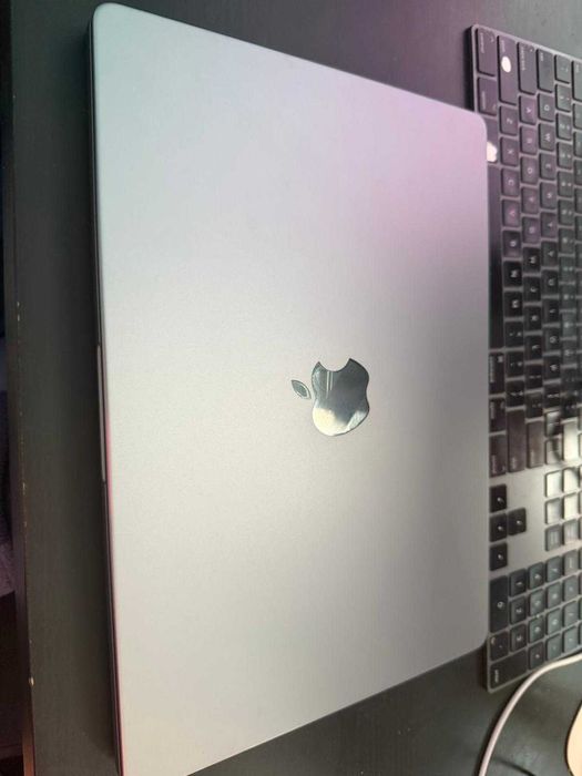 macbook pro m1 14 - Laptopuri oferte online | OLX.ro