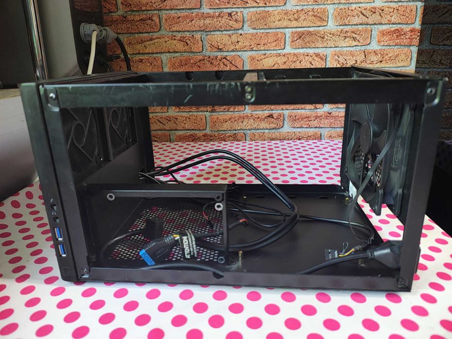Carcasa PC Fractal Design Node 304 black.