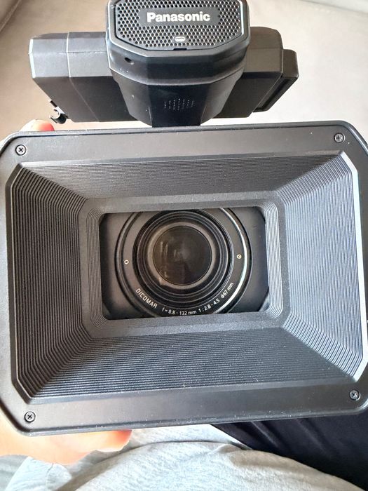 Видеокамера Panasonic-AG-UX90 4К