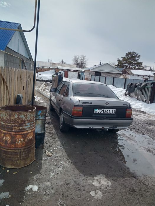Опель вектра седан 1992года