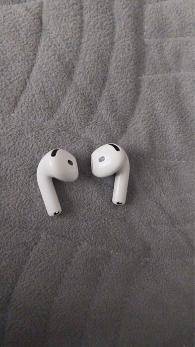 airpods 4 на запчасти