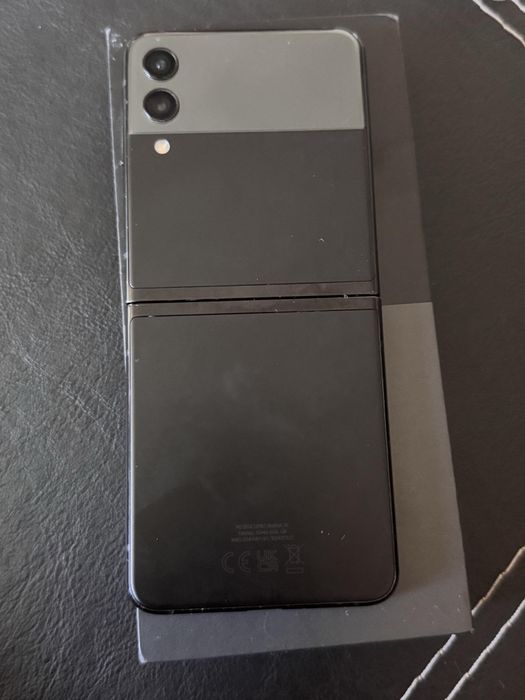 Samsung Galaxy Z Flip3
