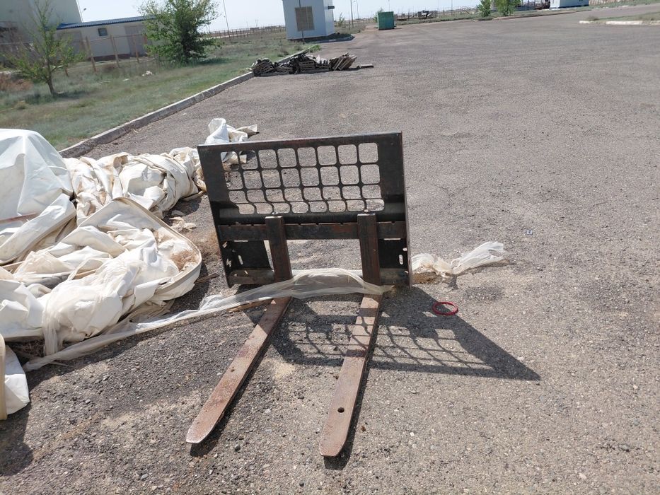 Мини погрущик бобкат