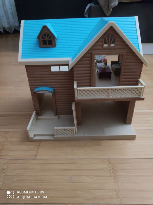 Продам домик игрушечный для девочек