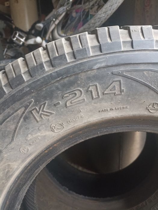 Продам шины шипованные 245/70R16