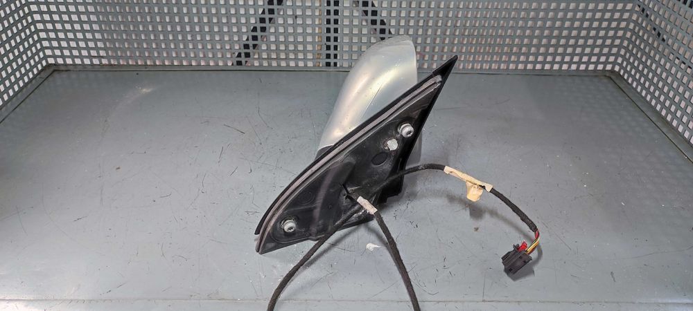 Oglinda dreapta volkswagen vw golf 6 break an 2010 cod culoare LR7L