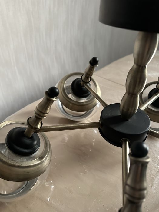 Продам современую  люстру