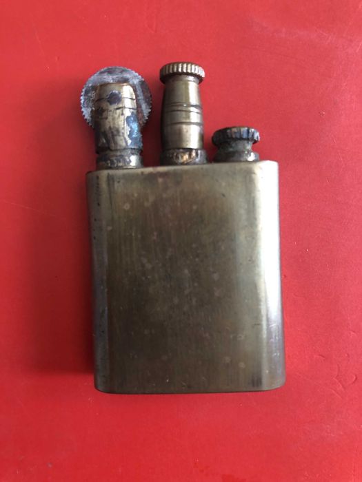 Bricheta alama veche de 100 ani