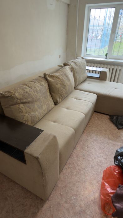 Угловой диван , раскладной