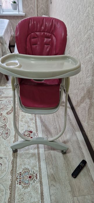 Стол растущий для кормления деткам