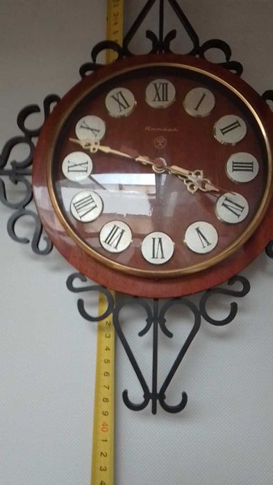 Стенен часовник --