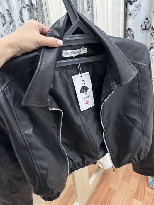 Продам кожанку новую