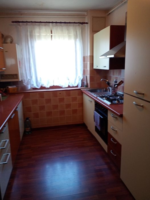 Închiriez apartament