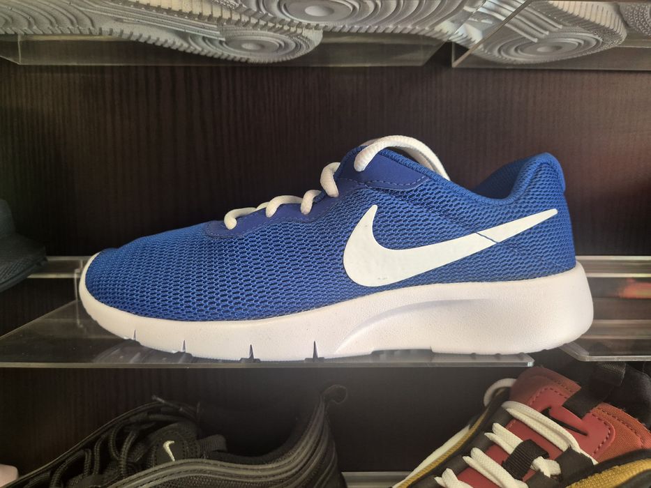 Маратонки nike tanjun