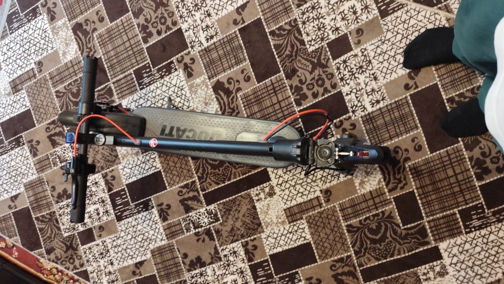 Vând trotineta electrica Ducati Pro l Evo Black