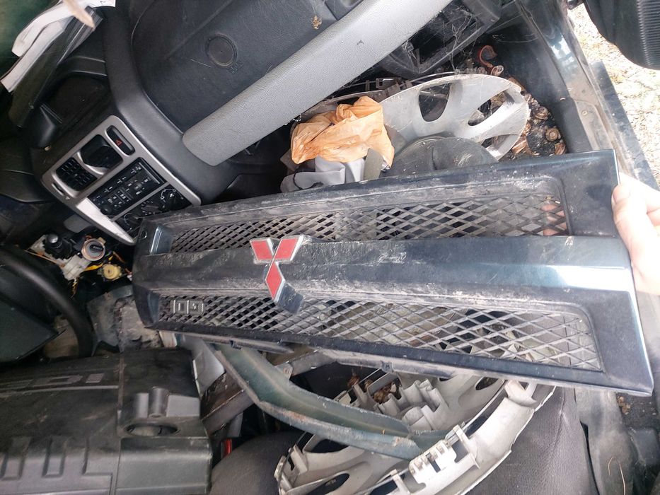 На части Мицубиши Пинин