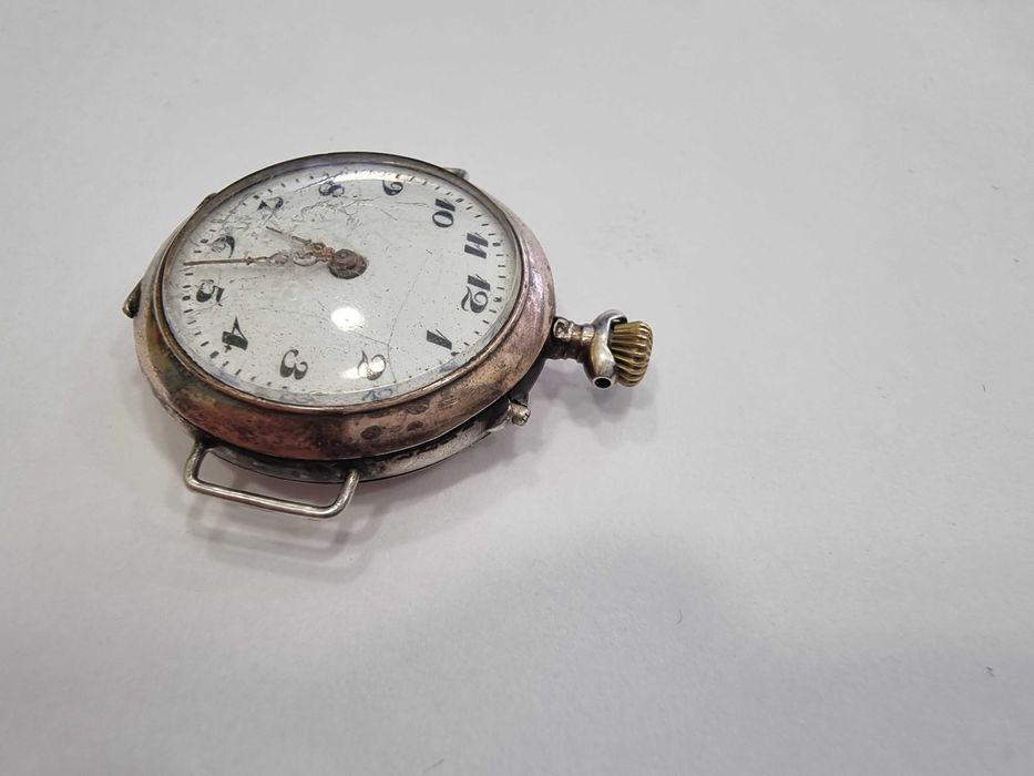 Сребърен часовник