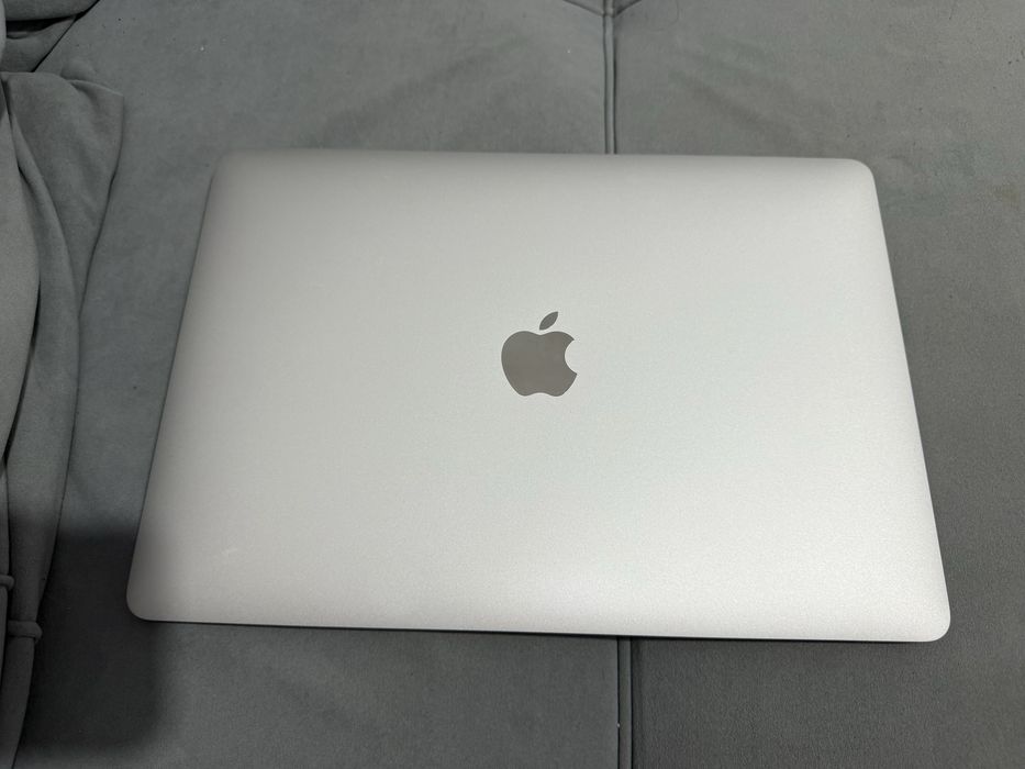 Apple MacBook Pro 13", 2022, M2, 8 ГБ, SSD 512 ГБ