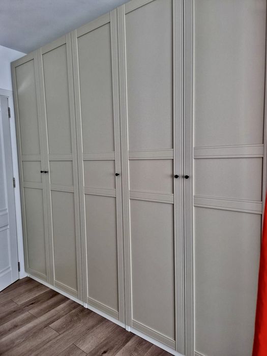 PROPRIETAR inchiriez apartament mobilat complet zona 1 mai metrou 3 min. Apartamentul este disponibil din 10 Octombrie