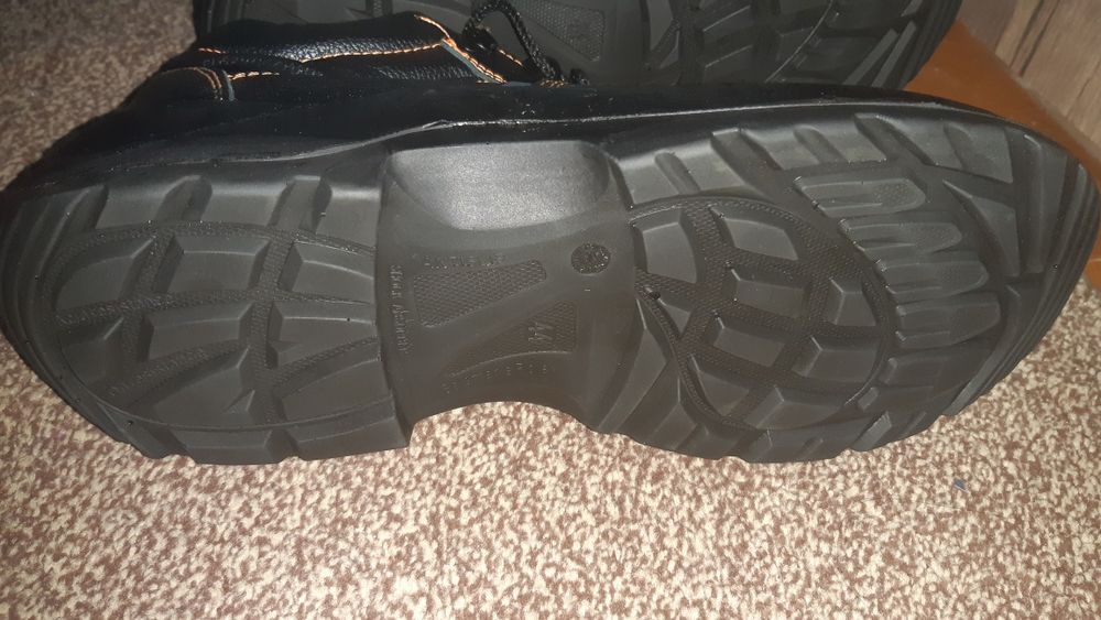 Ish oyoq kiyimi erkaklar uchun