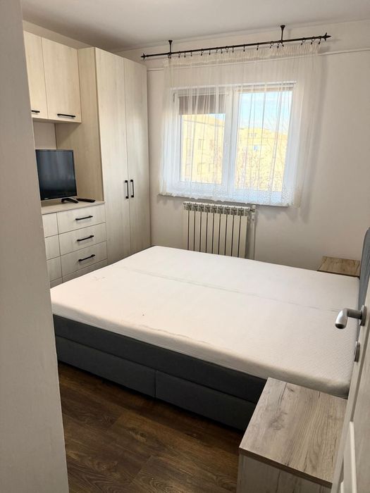 PF De inchiriat apartament 2 camere decomandat!