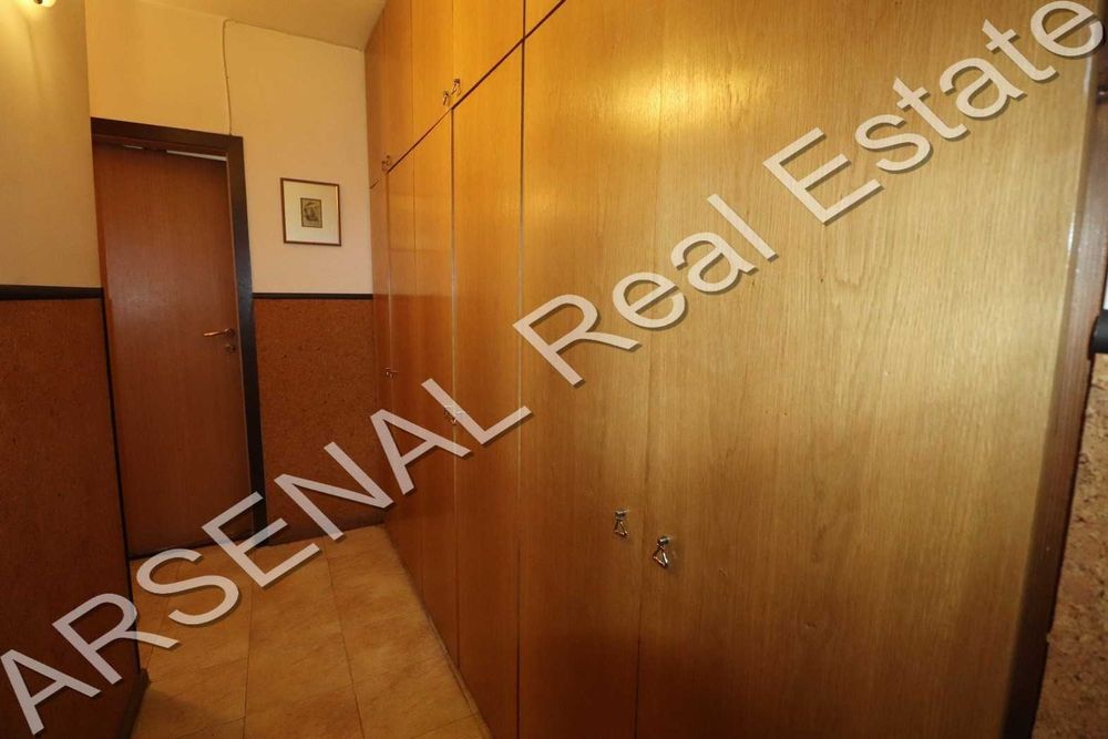 Дава се под наем Четиристаен апартамент в София, Дианабад - 142 кв.м за 747.66 € - Снимка #1