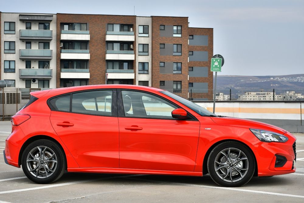 Ford Focus ST-Line Culoare deosebita Oferta