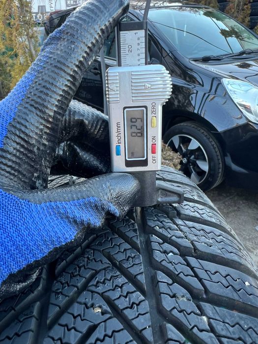 Джанти със зимни гуми 195/65/15 с 8.29мм. грайфер от Мазда/Mazda!!