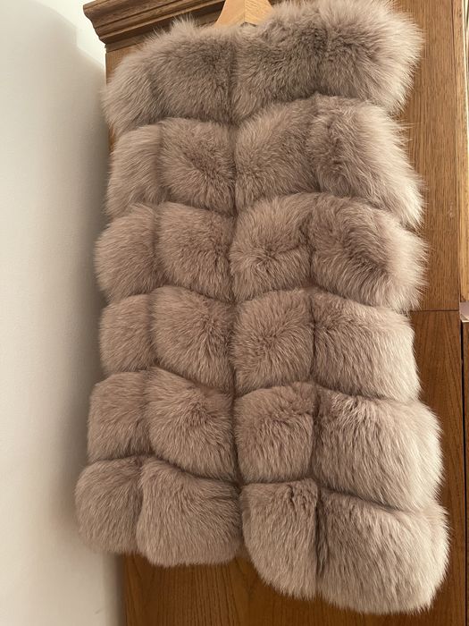 Vesta blana naturala de vulpe Carolina Design