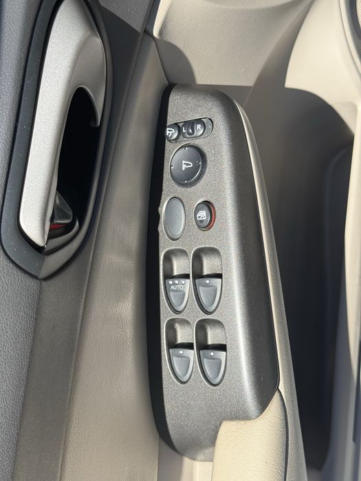 Honda Civic Hybrid 2009, automată, piele, navigație, consum 5.5–6%, foarte îngrijită