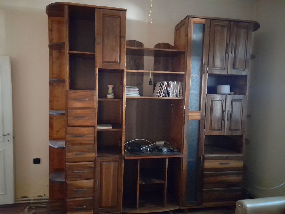 Biblioteca. Pat recamier. Servanta. Fotoliu