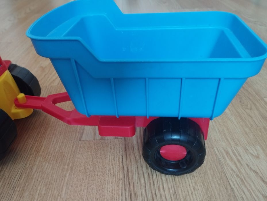 Трактор с прицепом