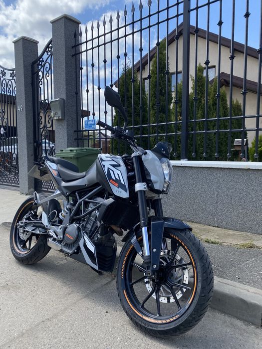 Motocicleta ktm Duke 200
