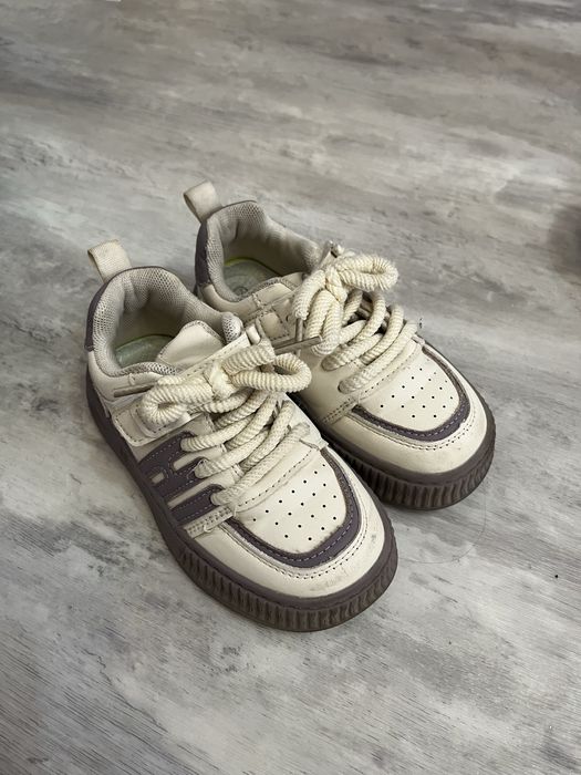 Продам кроссовки