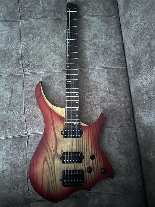 Безголовая электрогитара