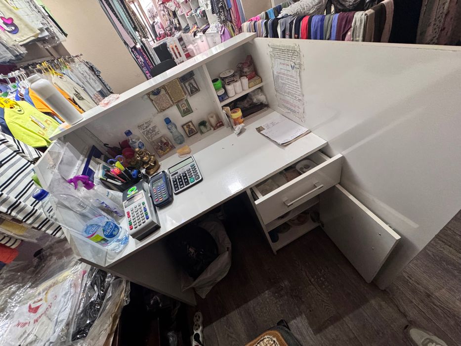 Продается срочно стол касса для магазина