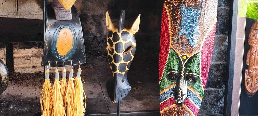 Декорация маска туземец жираф гущер