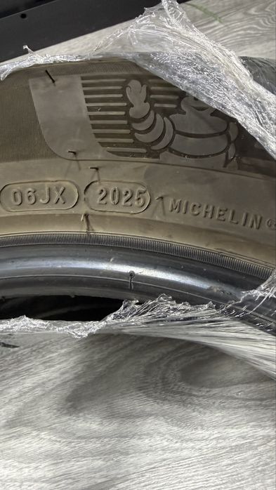 Продаю все сезонный комплект резины MICHELIN Cross Climate 2