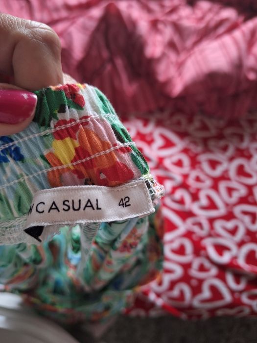 Rochie mărimea S, gen Dolce Gabbana, Zara, Desigual H&M, în bretele