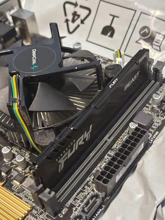 Placă de bază ASUS H110M + Intel Core i5‑7400F + 8GB DDR4