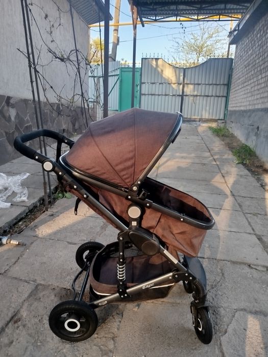 Продам коляску детскую с креслом